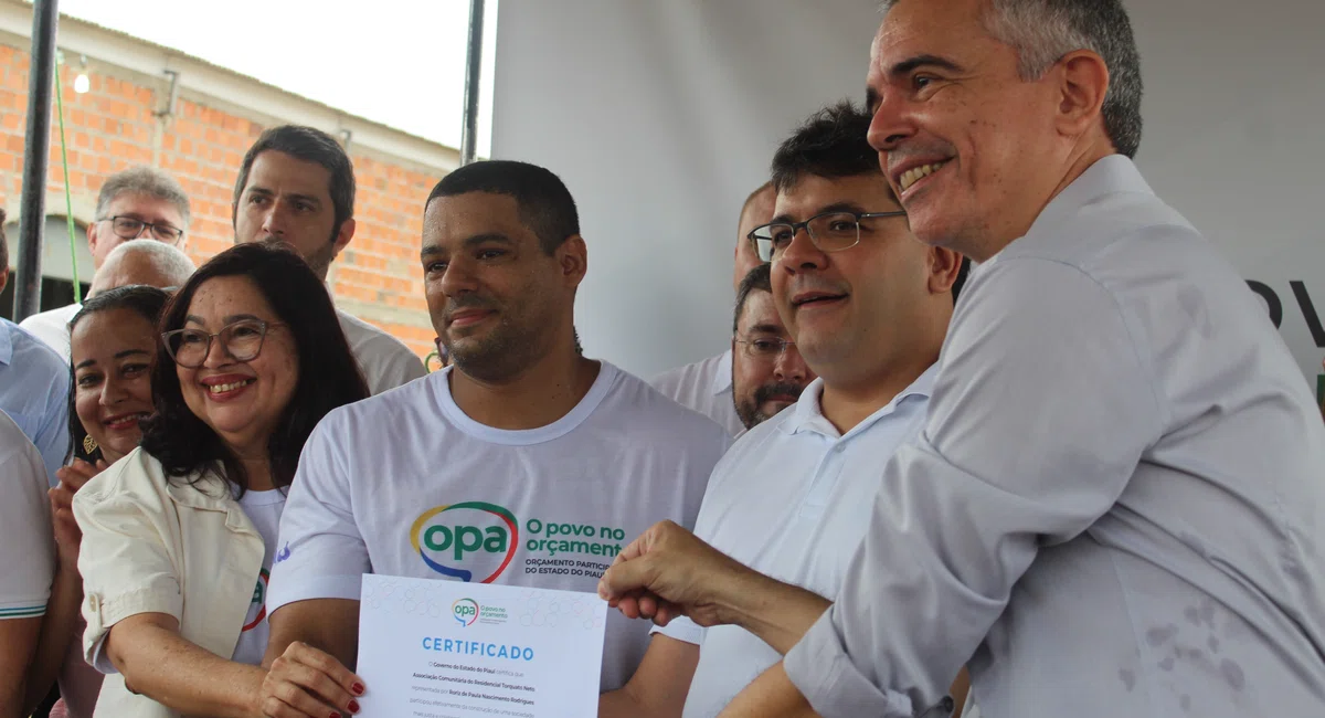 Rafael entrega primeira obra do Orçamento Participativo em Teresina