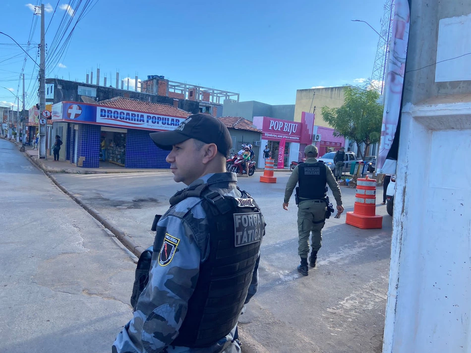Operação  Trânsito Seguro  é realizada em Corrente-PI pela Polícia Militar