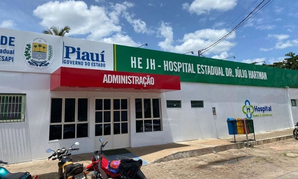 Hospital Estadual Dr. Júlio Hartman, em Esperantina.