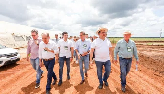 Rafael Fonteles visita obras de usina em Uruçuí
