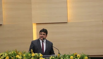 Rafael Fonteles faz leitura da Mensagem Anual na Alepi