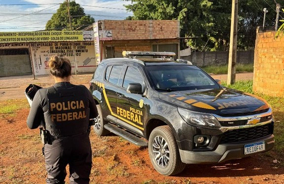 Operação da Polícia Federal cumpre mandados no Piauí