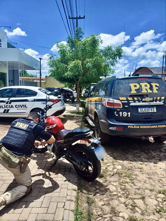 Motocicleta apreendida em Piripiri