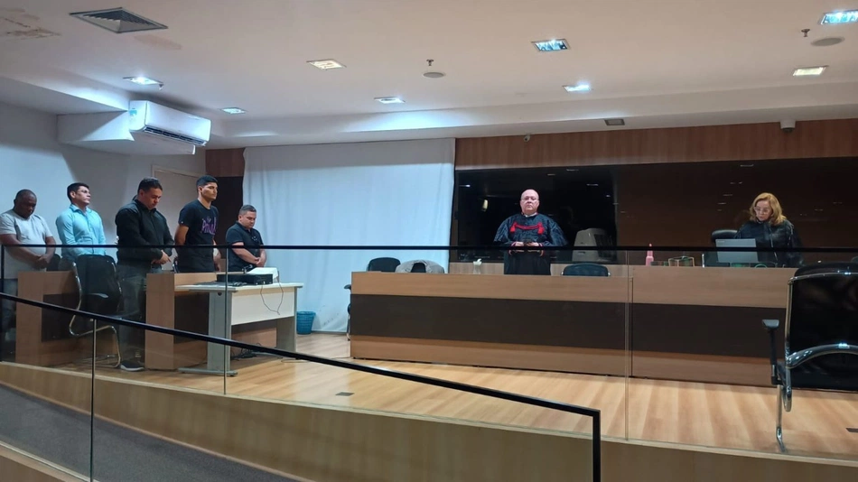 Julgamento de acusado de homicídio