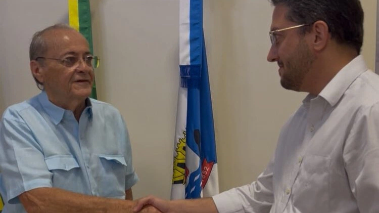Silvio Mendes autoriza obra de drenagem do bairro Torquato Neto em Teresina.