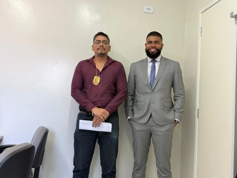 Delegado Anderson de Almeida Guerra e o Promotor Vinícius Nunes de Paula