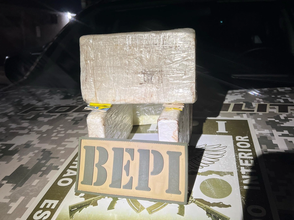 Droga apreendida com suspeitos em Picos