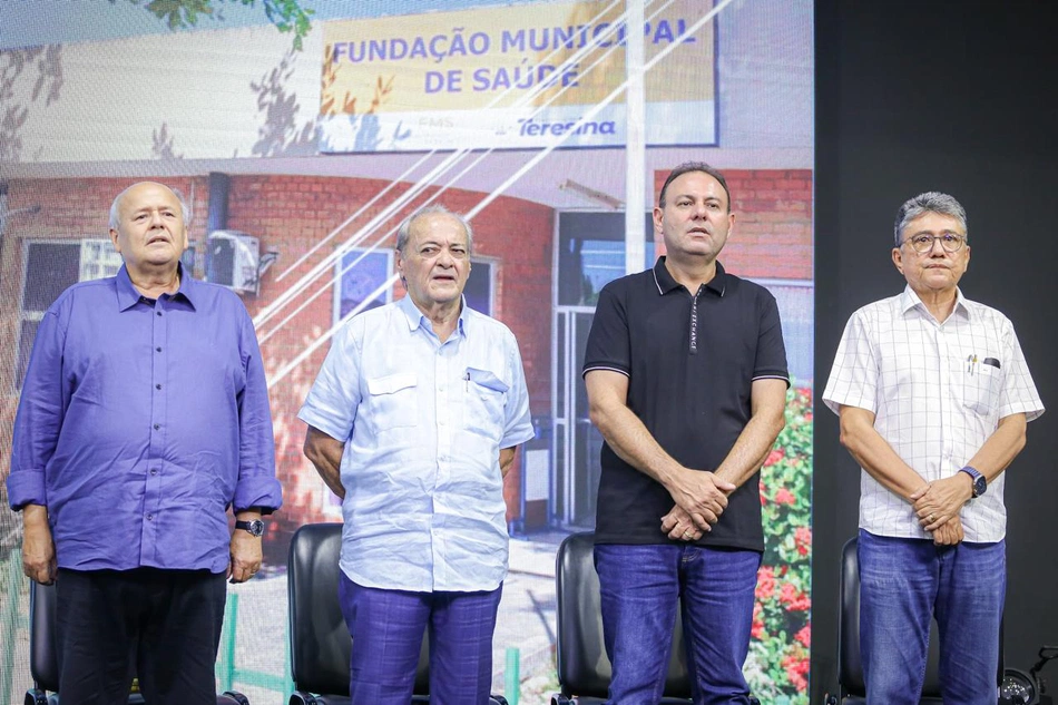 Silvio Mendes empossa 940 concursados da FMS