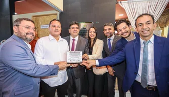 Rafael Fonteles inaugura Casa do Artesão em Teresina