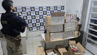 Carga de cigarros contrabandeados apreendidas pela PRF.