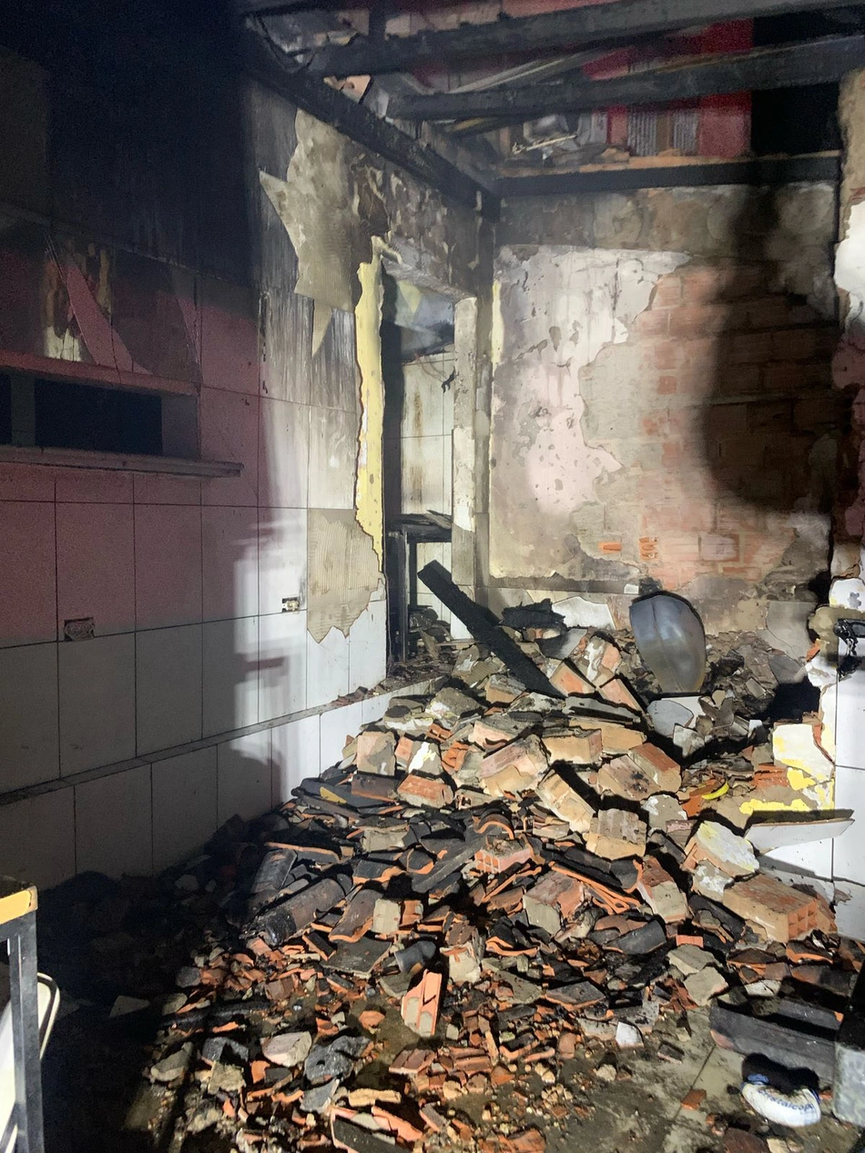 Incêndio atinge dois estabelecimentos