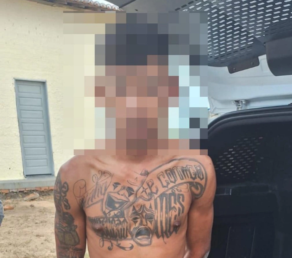 Suspeito preso pela Polícia Militar
