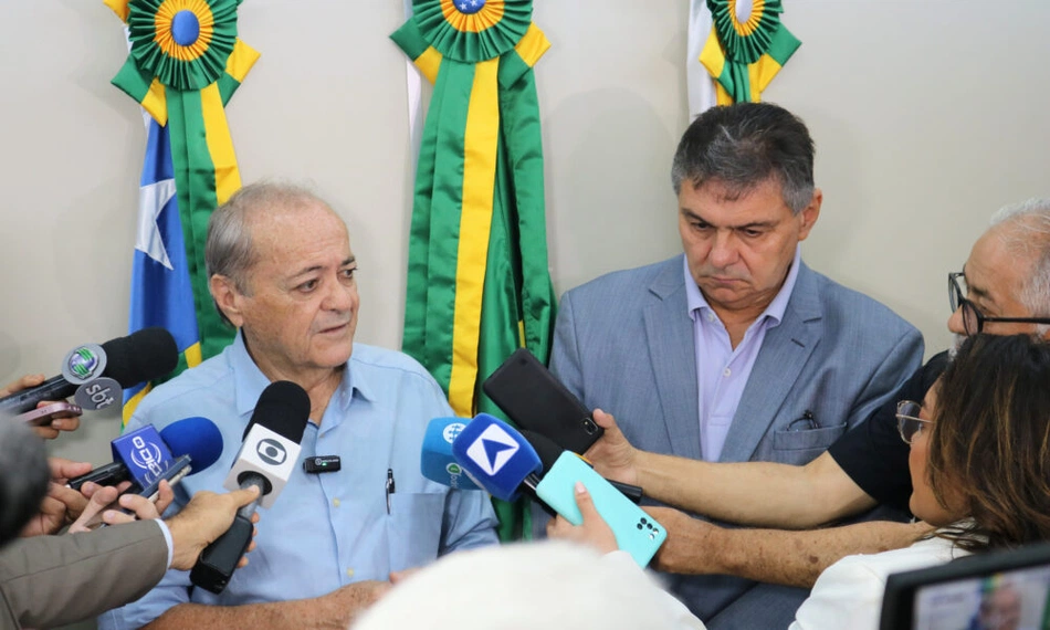 Silvio Mendes e presidente do TCE-PI, conselheiro Kennedy Barros