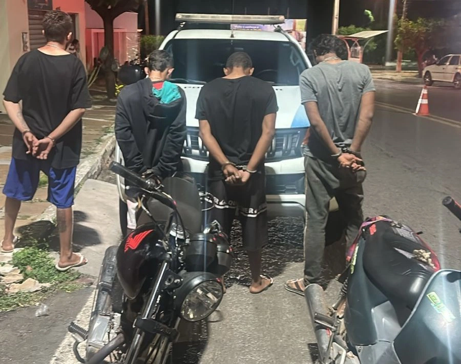 Suspeitos apreendidos pela PMPI