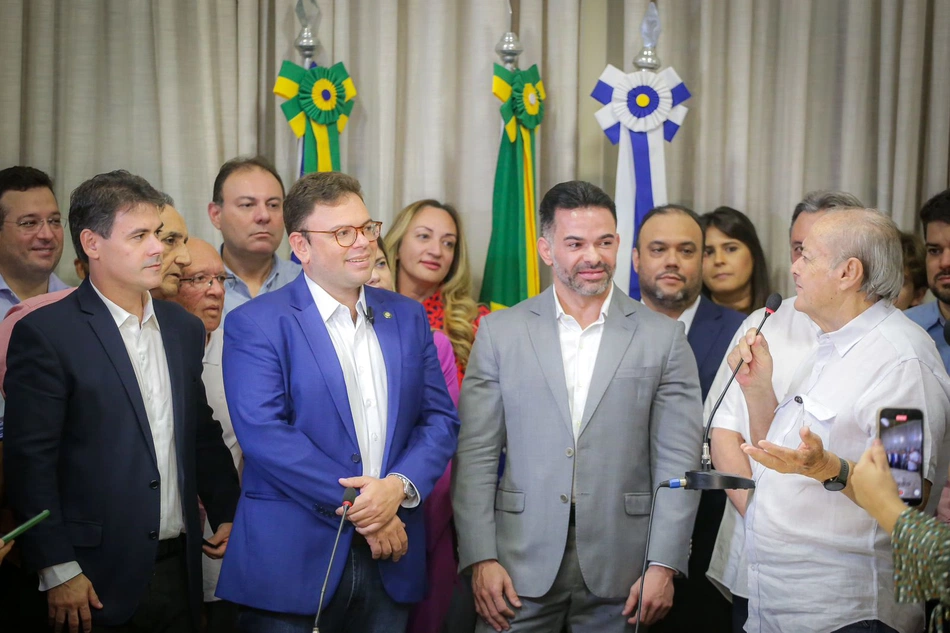 Silvio Mendes empossa novos secretários municipais.