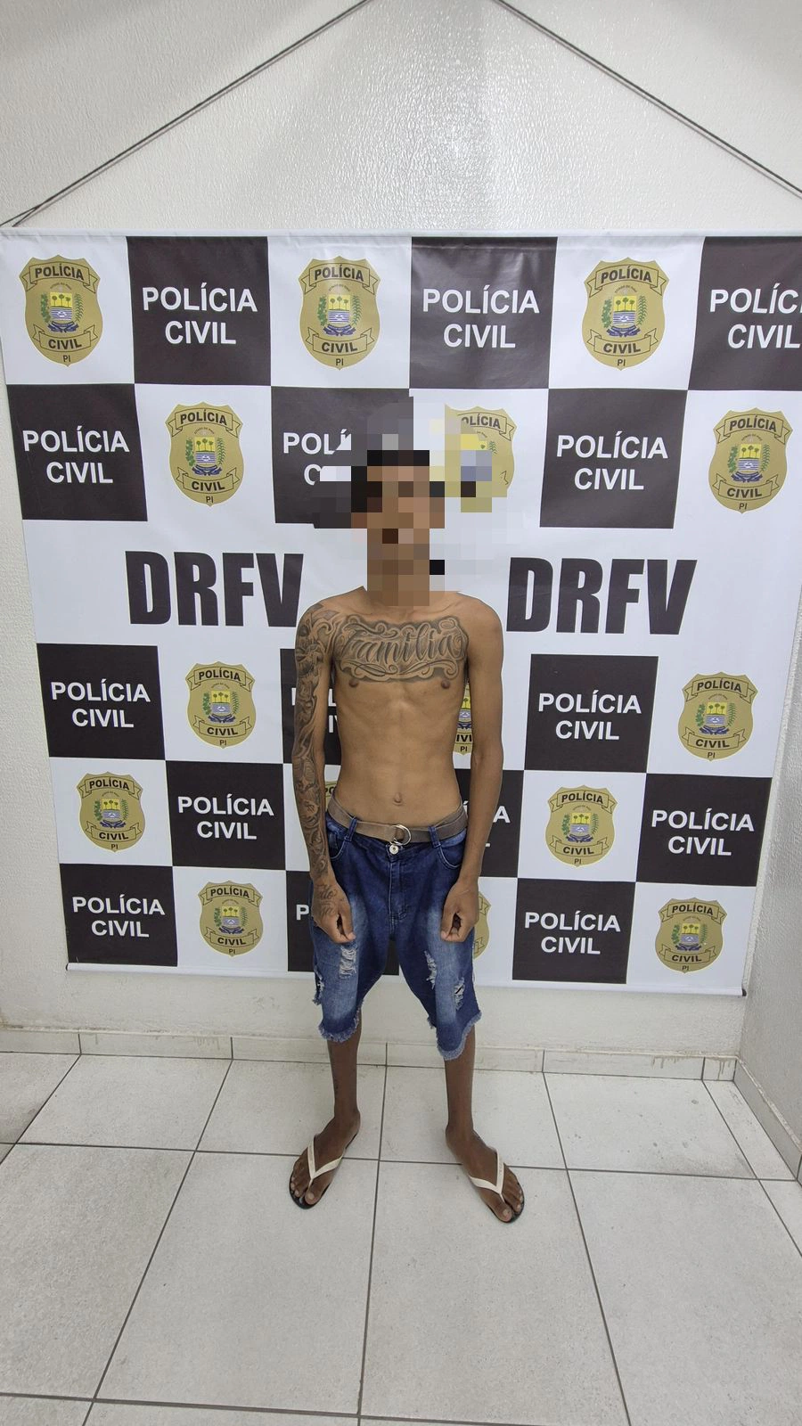 Suspeito de envolvimento no roubo de uma motocicleta