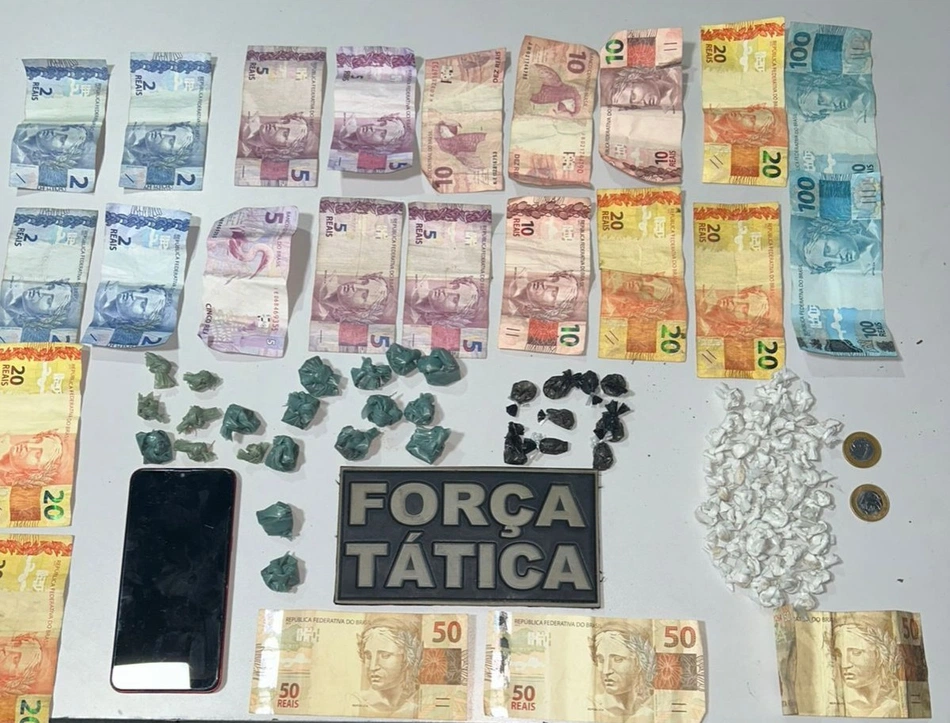Materiais apreendidos pela Polícia Militar.