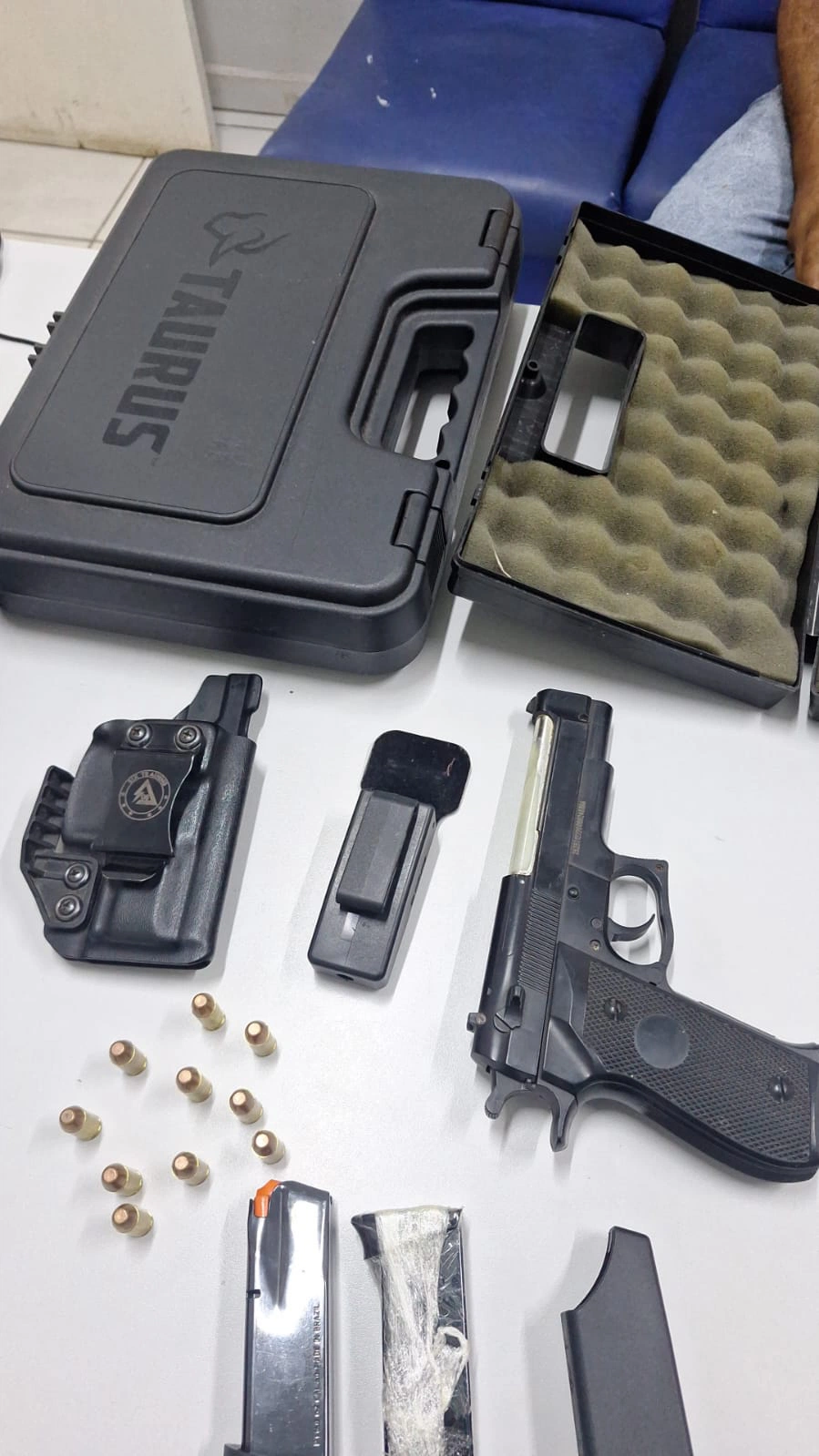Polícia Civil apreende arma e munições e prende homem em flagrante na capital
