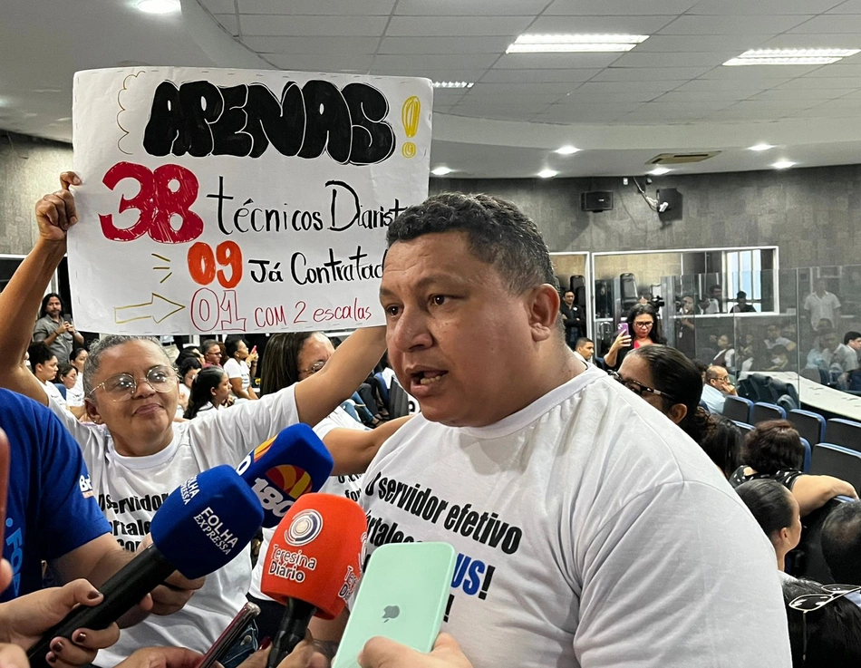 Tiago Nunes, integrante da comissão dos concursados