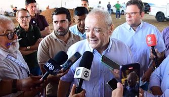 O prefeito de Teresina, Silvio Mendes, visitou algumas obras que estão em andamento na capital