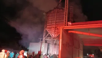 Incêndio em fábrica no Distrito Industrial de Teresina