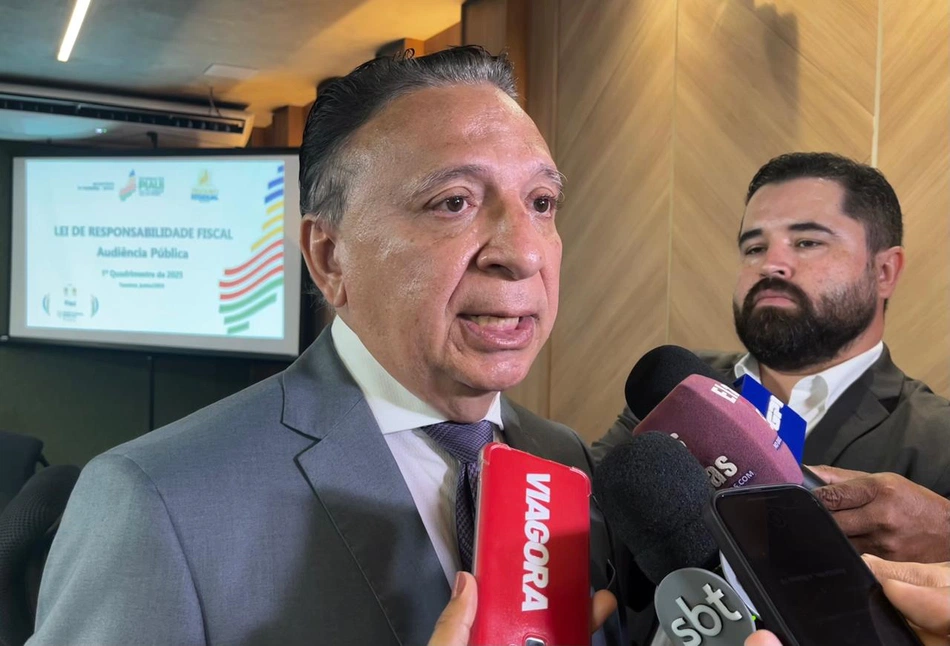 Secretário Emílio Júnior