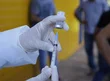Vacinação contra dengue para adolescentes de 14 anos.