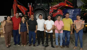 Entrega de equipamentos em Esperantina