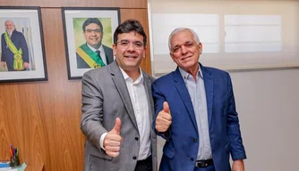Rafael Fonteles transmite cargo para vice-governador Themístocles Filho