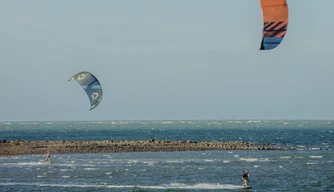 Kitesurfe em Cajueiro da Praia (Foto: Thiago Amaral)
