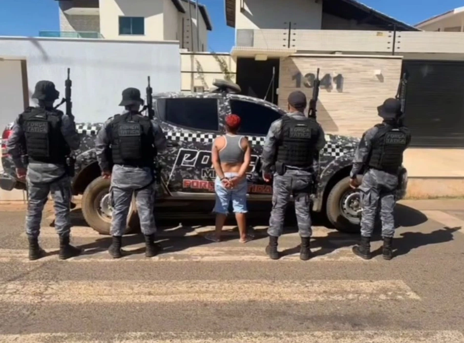 Presa suspeita de tráfico de drogas