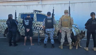 Suspeito se identifica como membro do Comando Vermelho