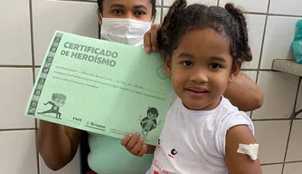 Salas de vacina esperam receber crianças para vacinação.