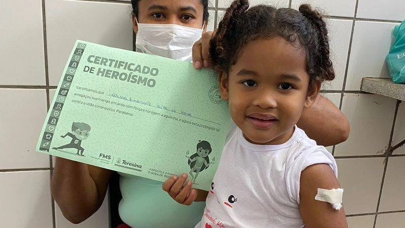 Salas de vacina esperam receber crianças para vacinação.