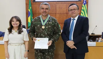 General do Exército Pinto Sampaio é homenageado pelo TRE-PI.
