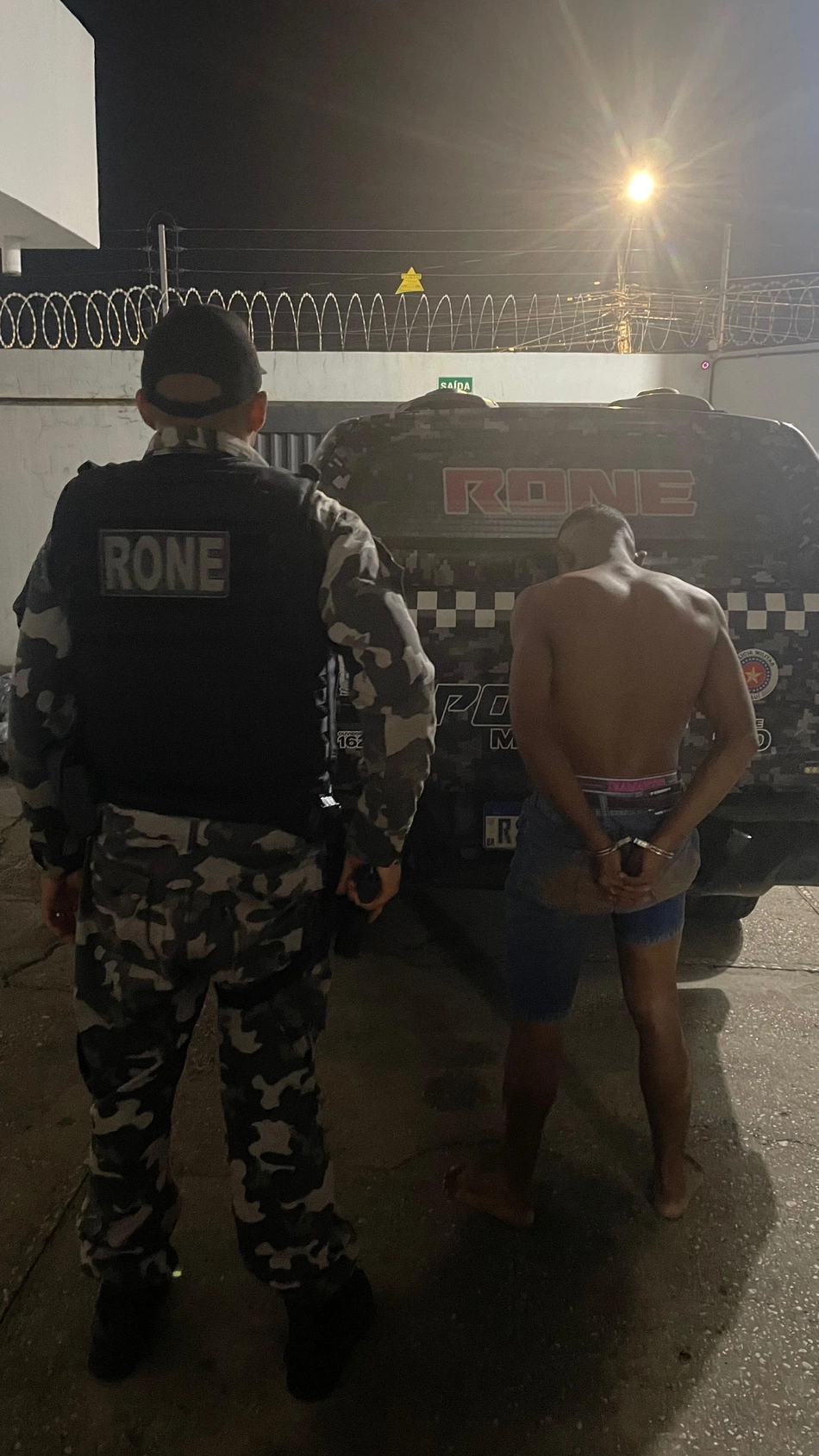 Homem suspeito de tráfico de drogas