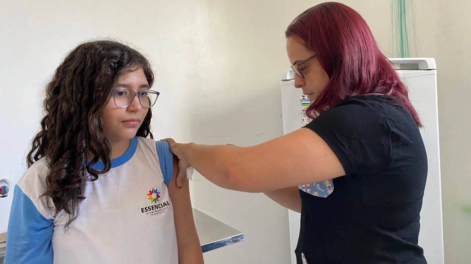FMS amplia vacinação contra a dengue para público de 10 a 14 anos.