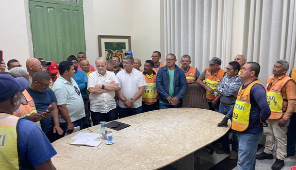 Prefeito Silvio Mendes recebe mototaxistas e ouve demandas da categoria.