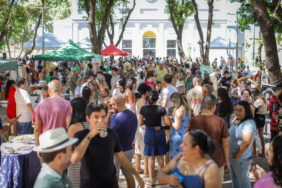 Projeto Vem pra Saraiva reúne várias pessoas