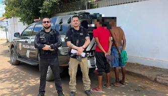 Dupla presa suspeita de roubar e espancar idoso