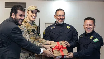 SSP-PI entrega equipamentos de radiocomunicação à PRF