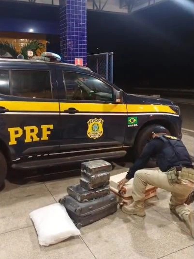 PRF apreende BR-343 de maconha transportadas em ônibus em Piripiri