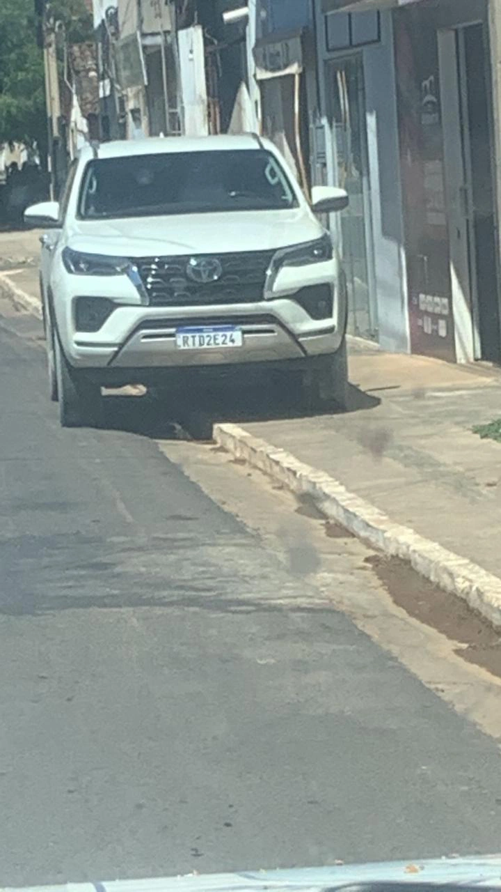 Veículo com sinais de adulteração, é apreendido pela Polícia Militar