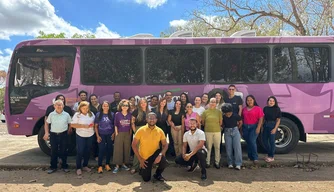 Ônibus Lilás leva orientações sobre enfrentamento à violência contra a mulher para São Gonçalo do Piauí.