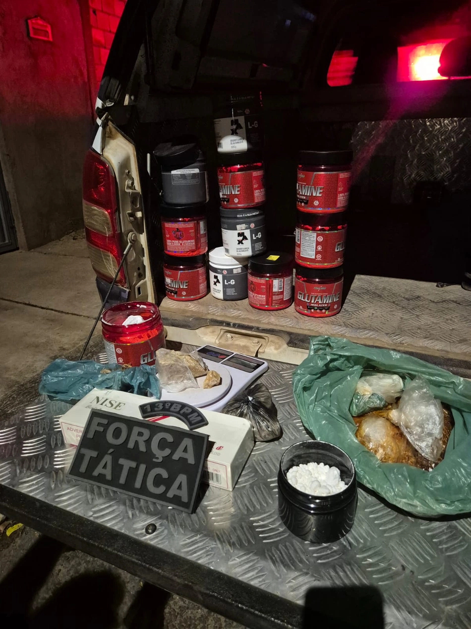 Polícia Militar apreende grande quantidade de entorpecentes.