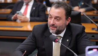 Átila Lira reafirma fidelidade a Ciro Nogueira.