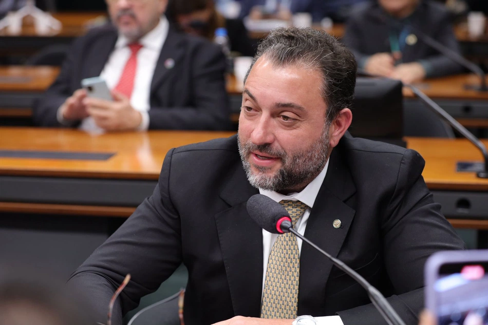 Átila Lira reafirma fidelidade a Ciro Nogueira.