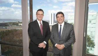 Ministro da Previdência Social anuncia aumento de 65% no número de médicos peritos.