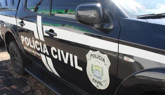 Viatura da Polícia Civil.