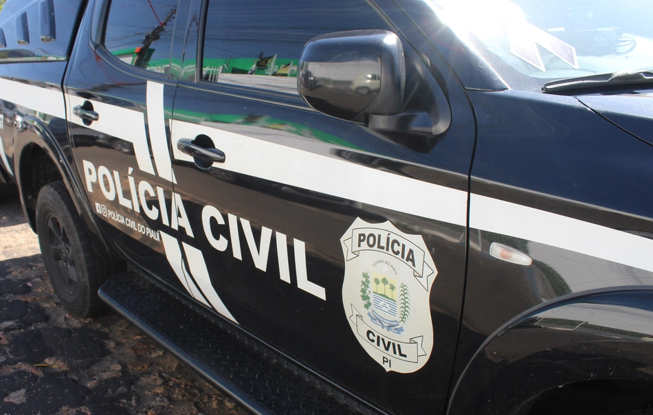 Viatura da Polícia Civil.